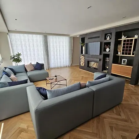 Luxury With Private Pool * Durrës