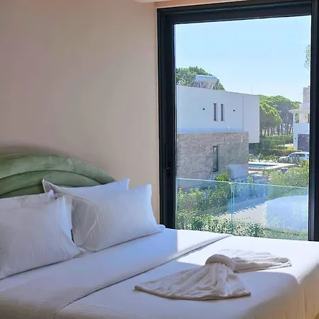 Luxury With Private Pool